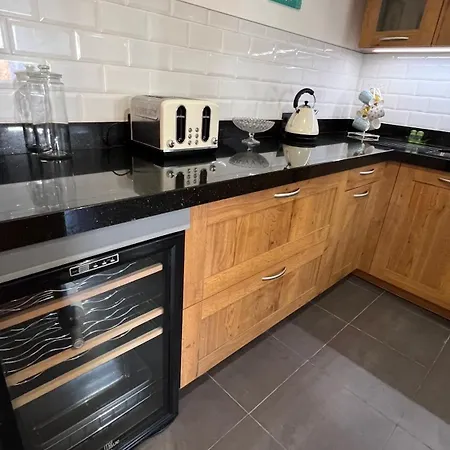 Holiday home 4 Bedroom Townhouse Near The Beach *