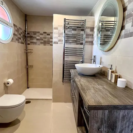Holiday home 4 Bedroom Townhouse Near The Beach *
