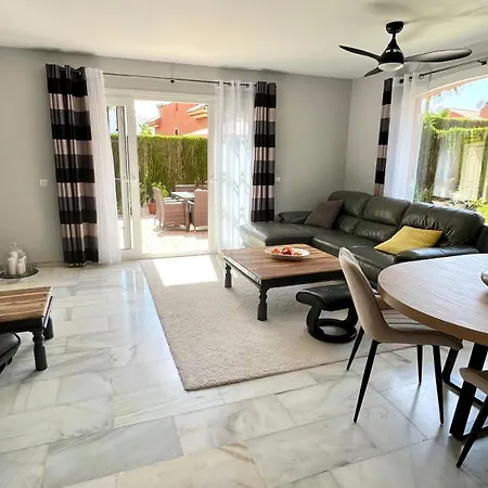 Holiday home 4 Bedroom Townhouse Near The Beach Estepona